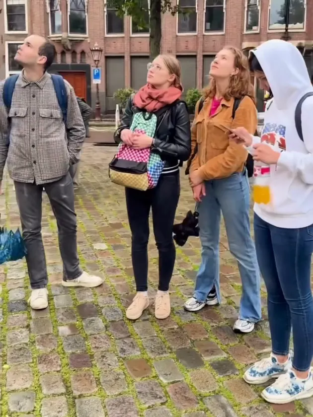 A team of students solving a clue together